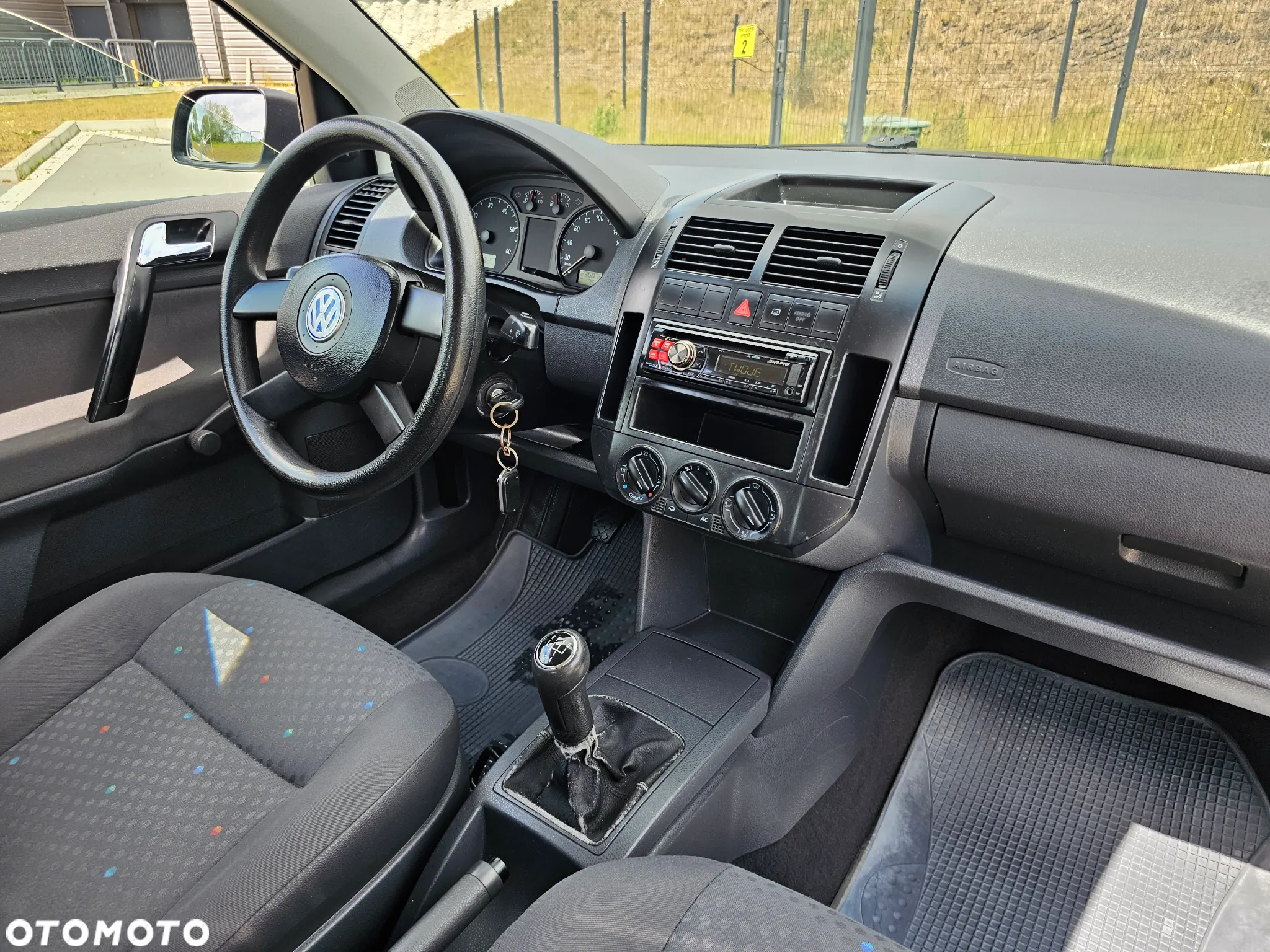 Volkswagen Polo 1.4 16V Basis - 12