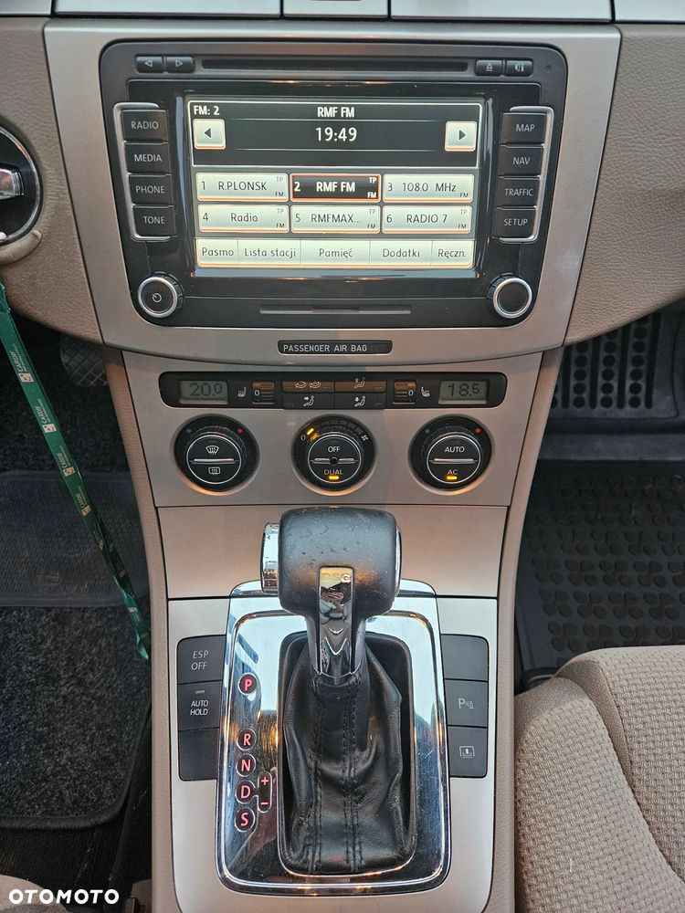 Volkswagen Passat - 14