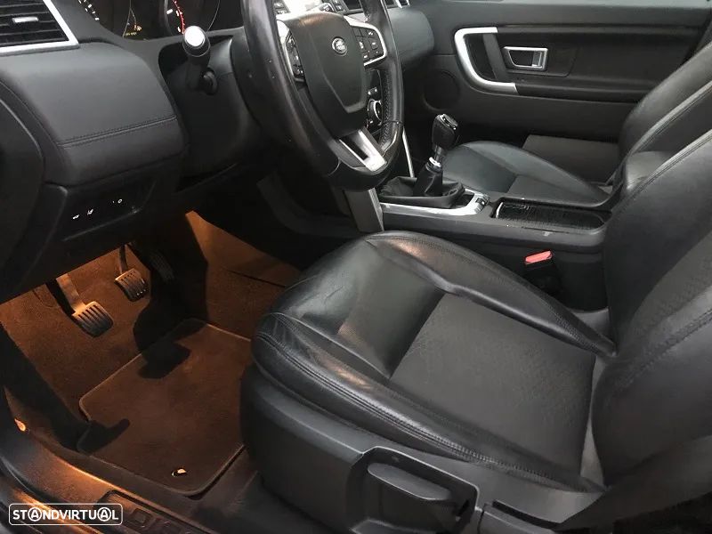 Land Rover Discovery Sport 2.0 eD4 HSE - 12