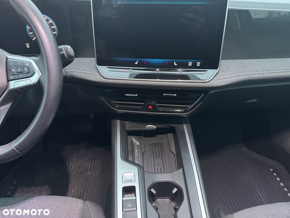 Volkswagen Passat - 32