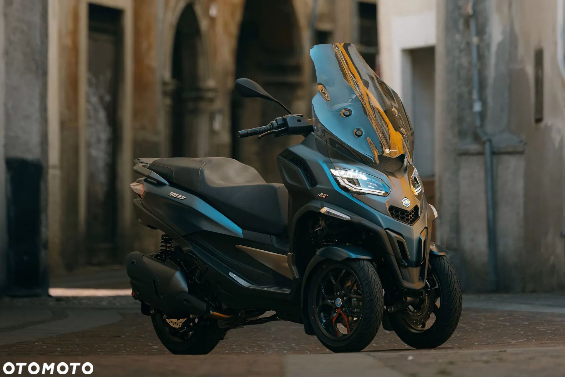 Piaggio MP-3 - 1