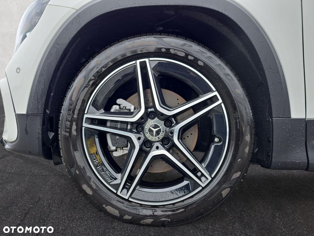 Mercedes-Benz GLB - 9
