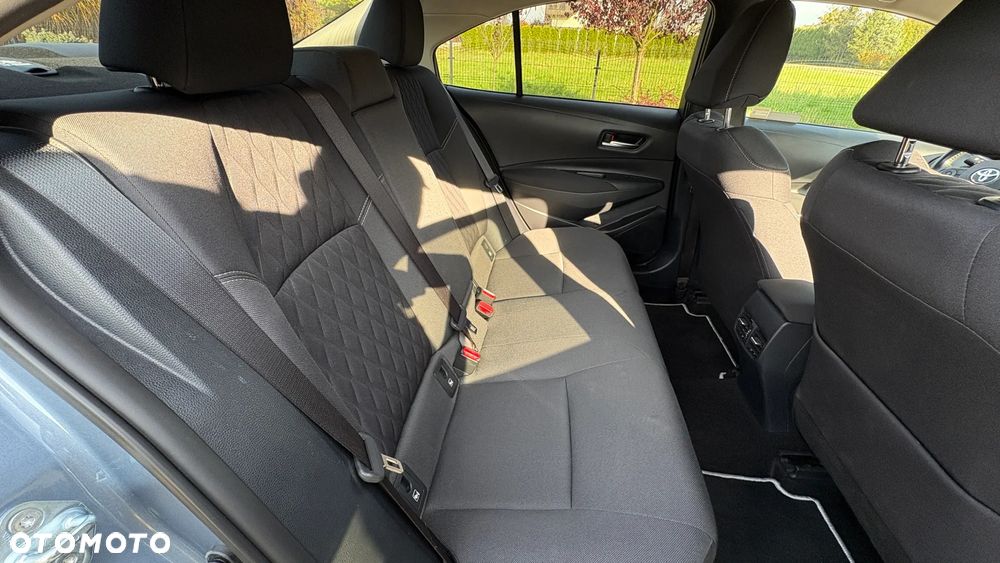 Toyota Corolla 1.8 Hybrid Comfort - 32