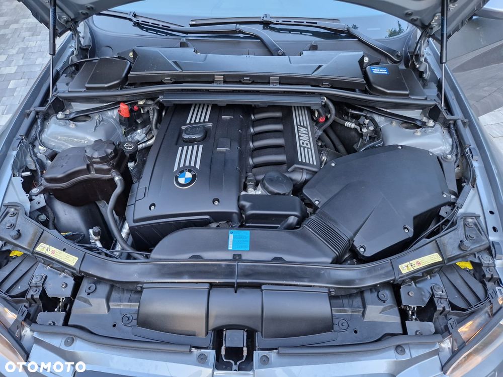 BMW Seria 3 325i - 11