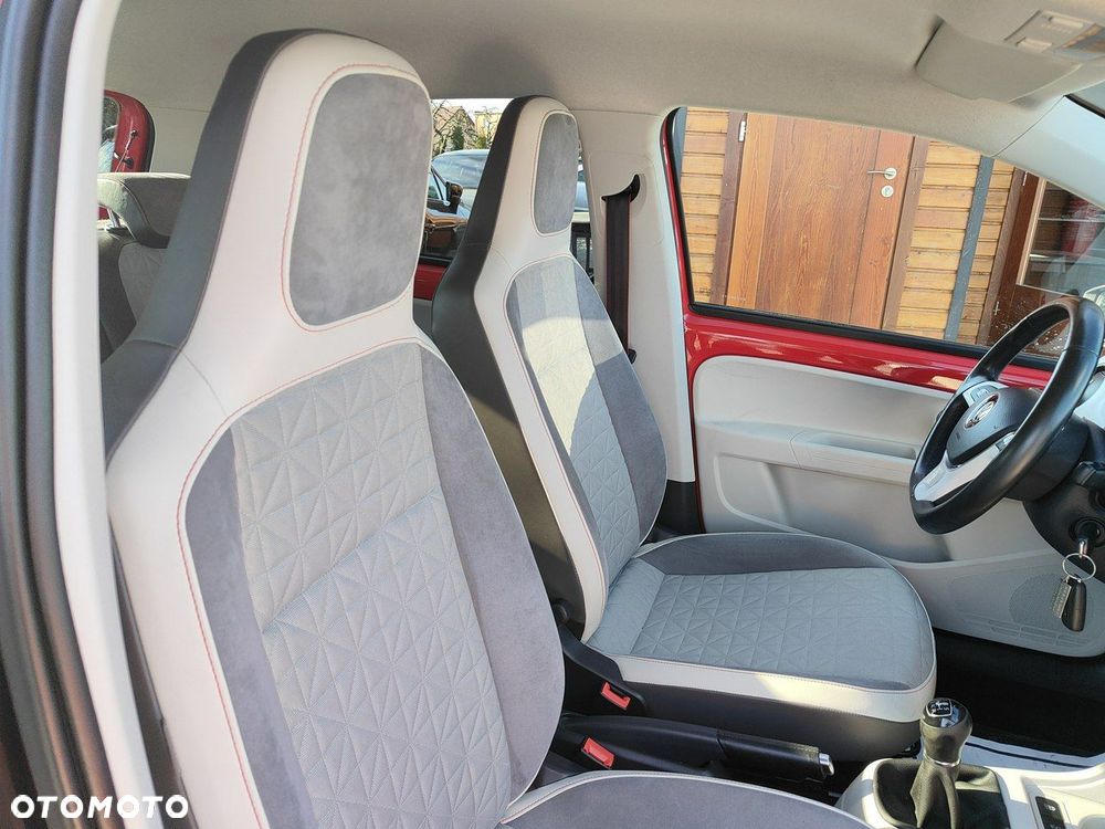 Volkswagen up! 1.0 Beats - 18