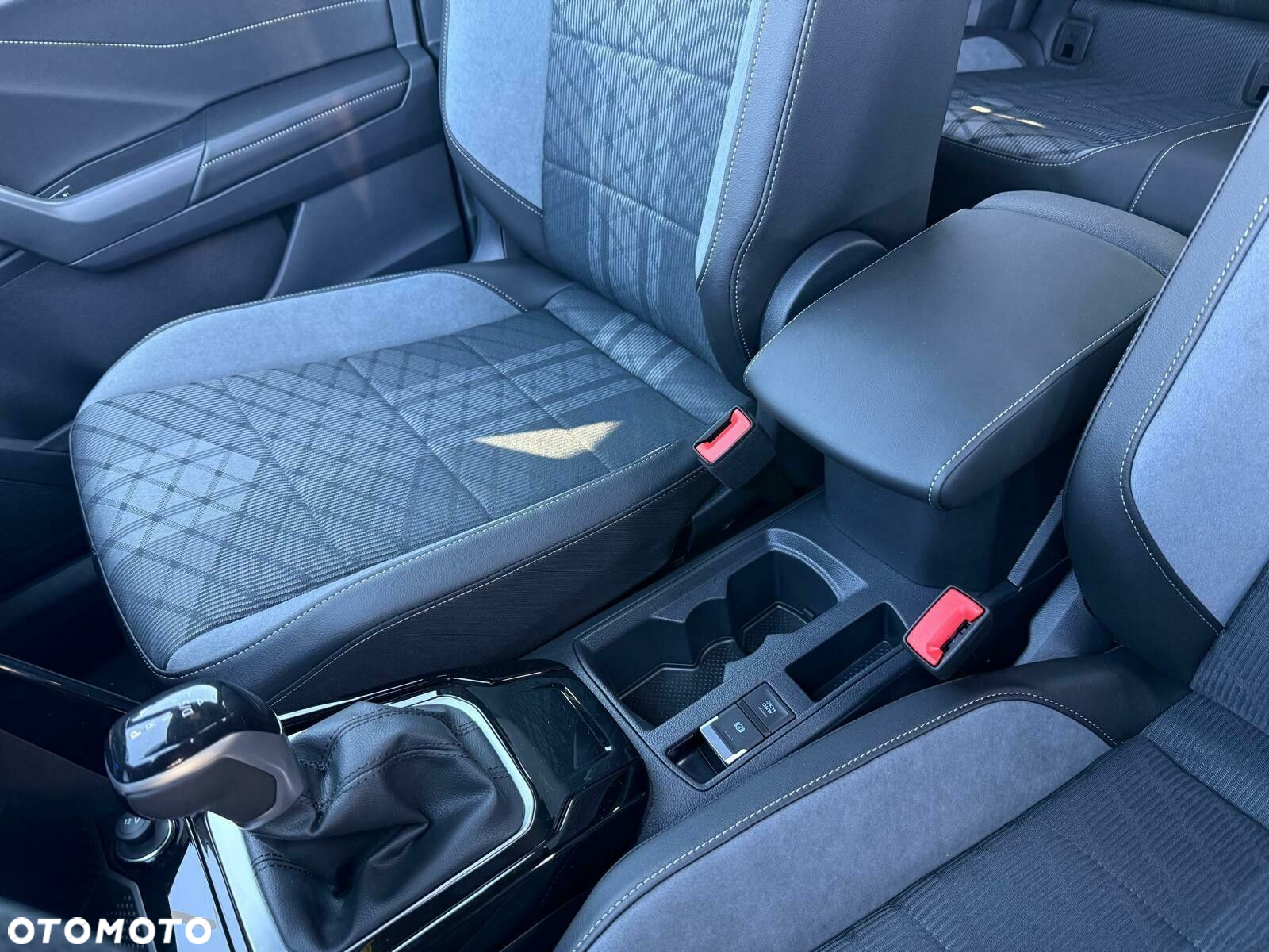 Volkswagen T-Roc 1.5 TSI R-Line Plus DSG - 16