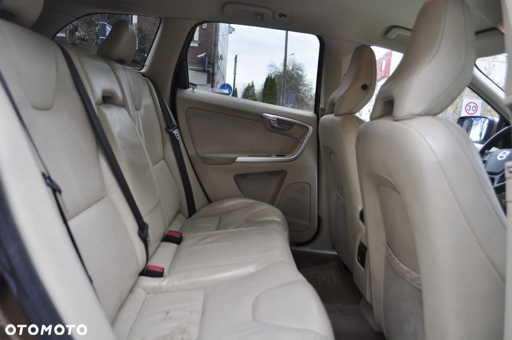 Volvo XC 60 2.4D AWD - 7