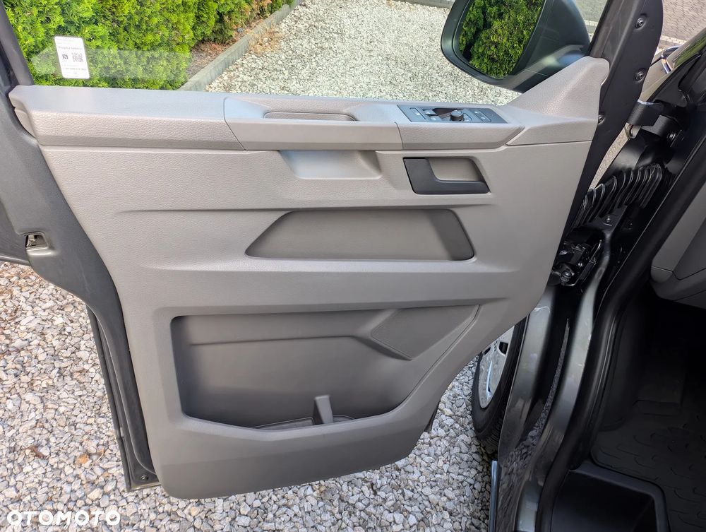 Volkswagen Transporter - 11