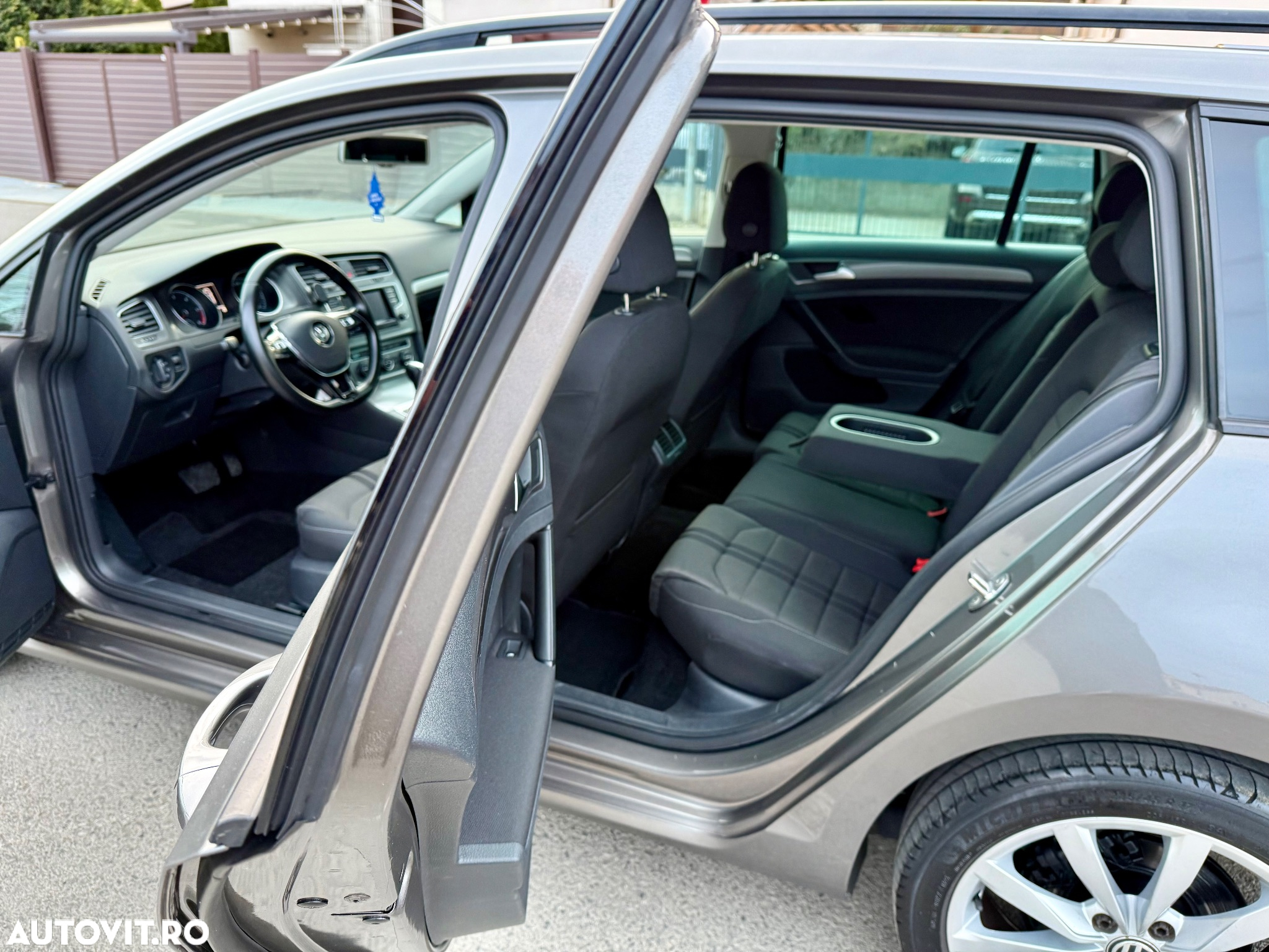 Volkswagen Golf 1.6 BlueTDI DSG Comfortline - 20