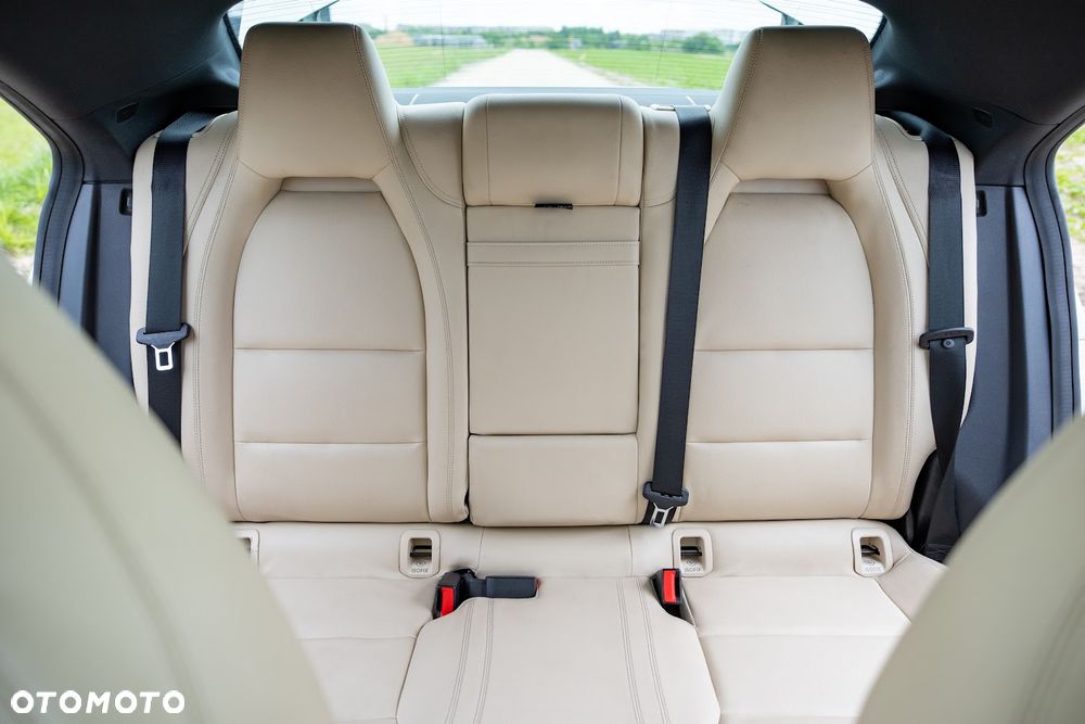 Mercedes-Benz CLA 250 7G-DCT - 39