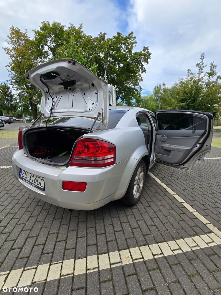 Dodge Avenger - 11