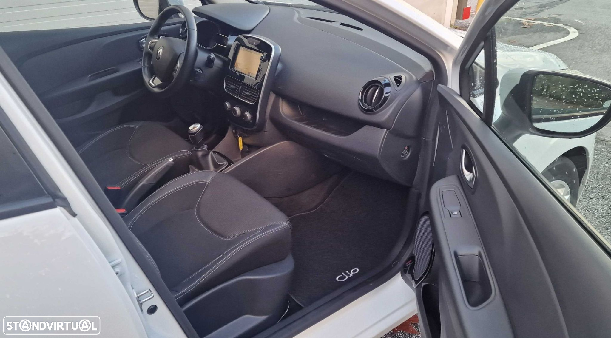 Renault Clio - 9