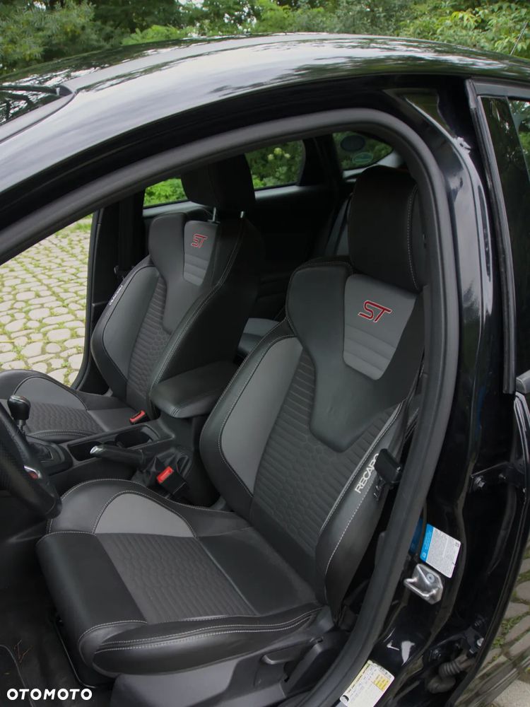 Ford Focus ST - 14