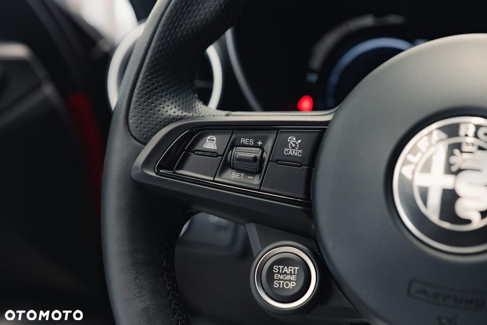 Alfa Romeo Giulia 2.0 Turbo TI Q4 - 28