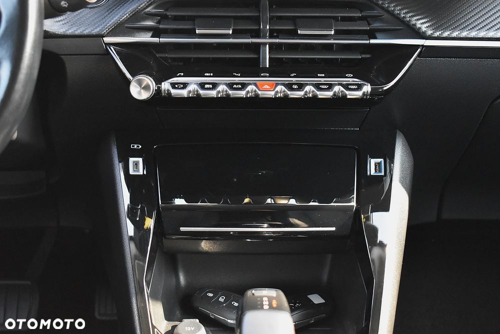 Peugeot 2008 1.5 BlueHDi Allure S&S EAT8 - 19