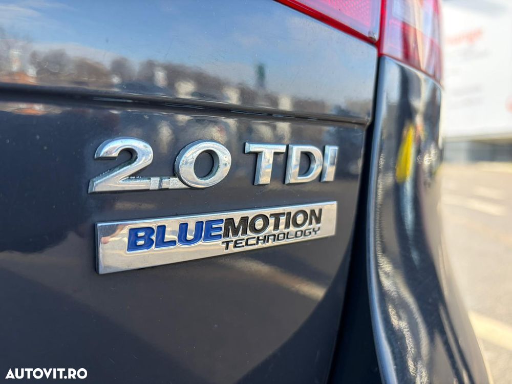 Volkswagen Passat 2.0 Blue TDI SCR Comfortline - 12