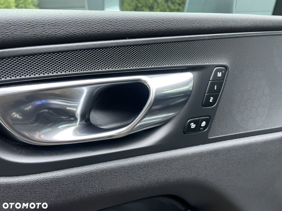 Volvo XC 60 D5 AWD Inscription - 24