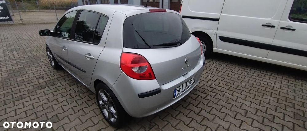 Renault Clio 1.2 16V Authentique - 3