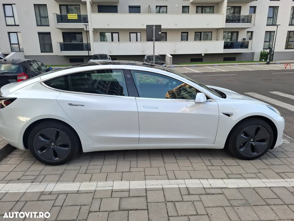 Tesla Model 3 - 5
