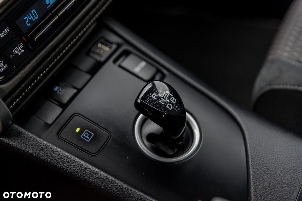 Toyota Auris 1.8 VVT-i Automatik Edition-S - 32