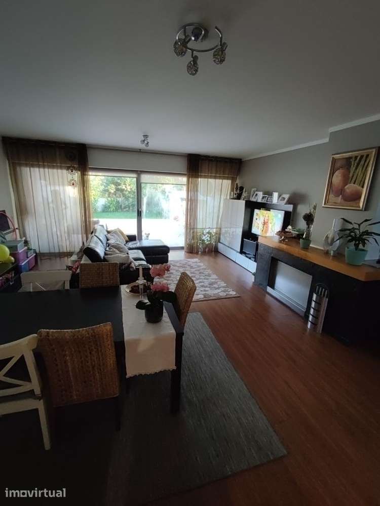Vende-se moderno Apartamento T3 Duplex com jardim privativo - Grande imagem: 2/21