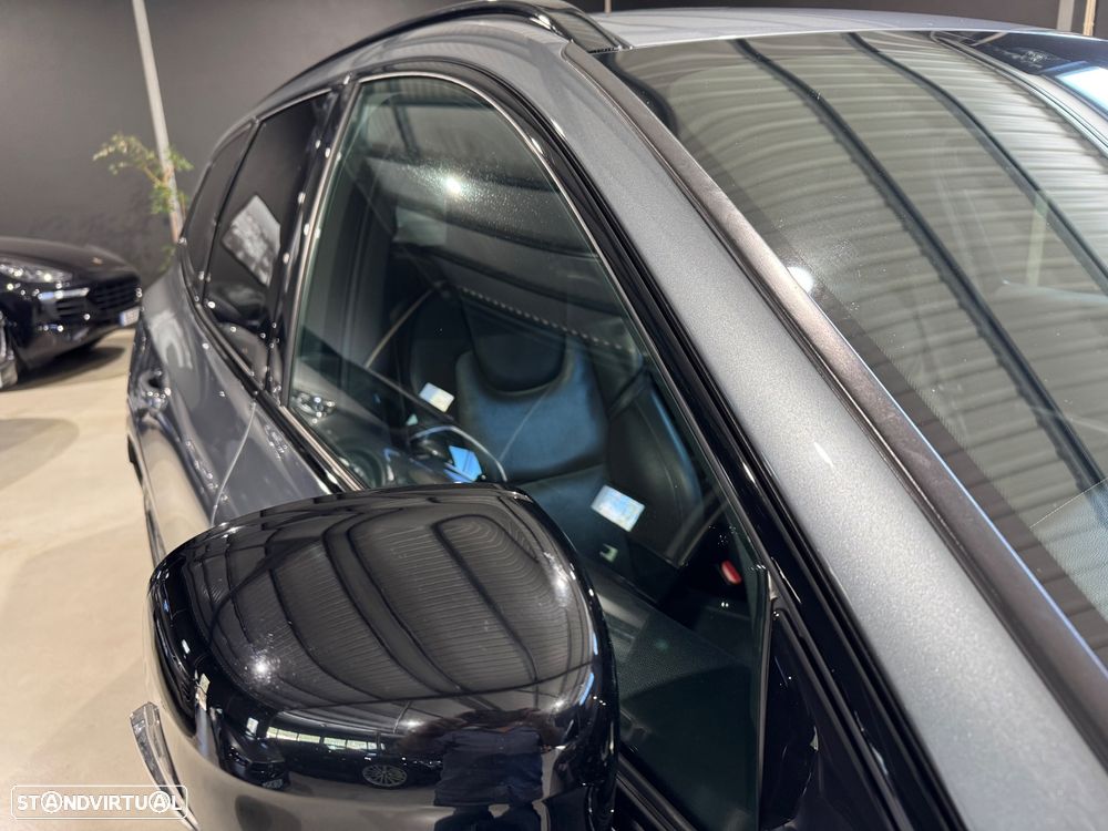 Volvo XC 60 2.0 B5 R-Design AWD - 17