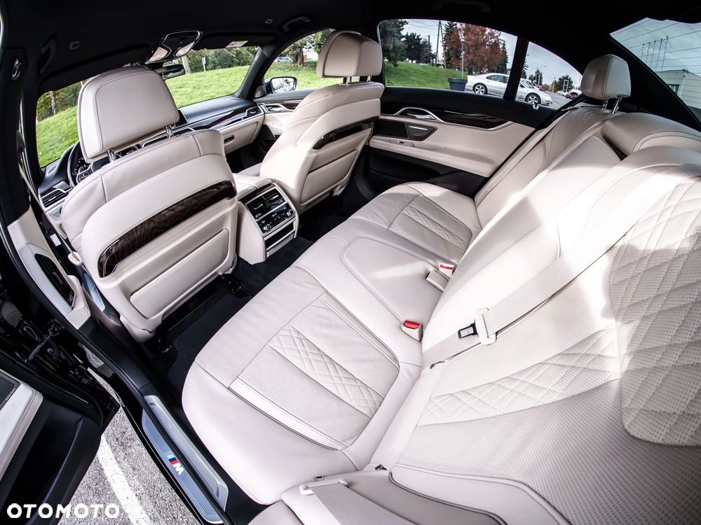 BMW Seria 7 740d xDrive - 25