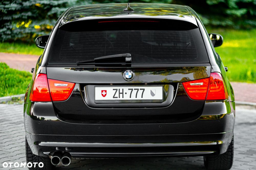 BMW Seria 3 325i xDrive - 14