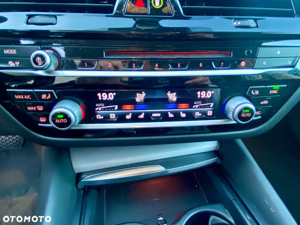 BMW Seria 5 525d - 11