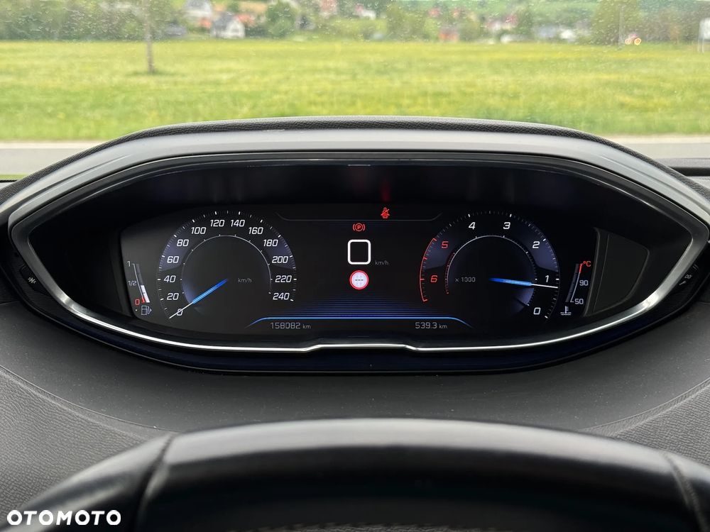 Peugeot 5008 - 8