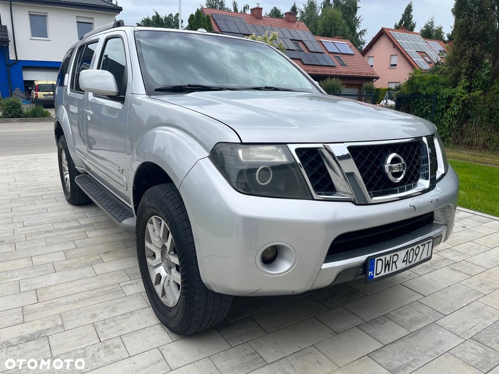 Nissan Pathfinder 4.0 V6 Premium - 4