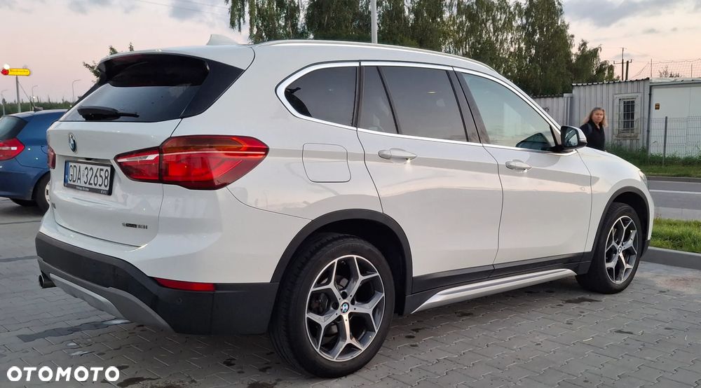 BMW X1 sDrive18i xLine - 9