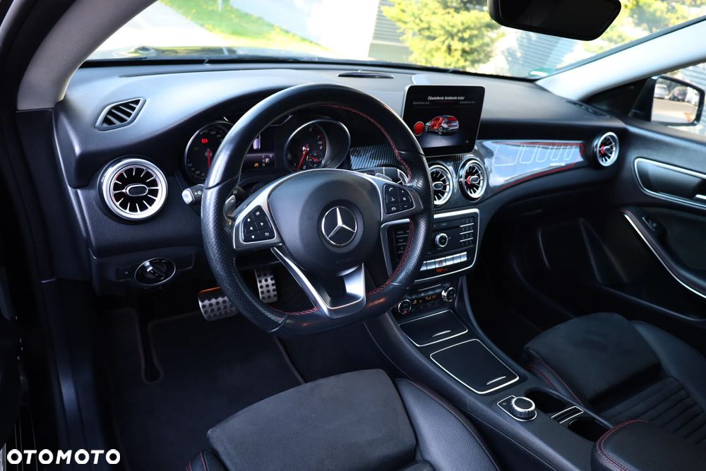 Mercedes-Benz CLA 200 7G-DCT AMG Line - 8