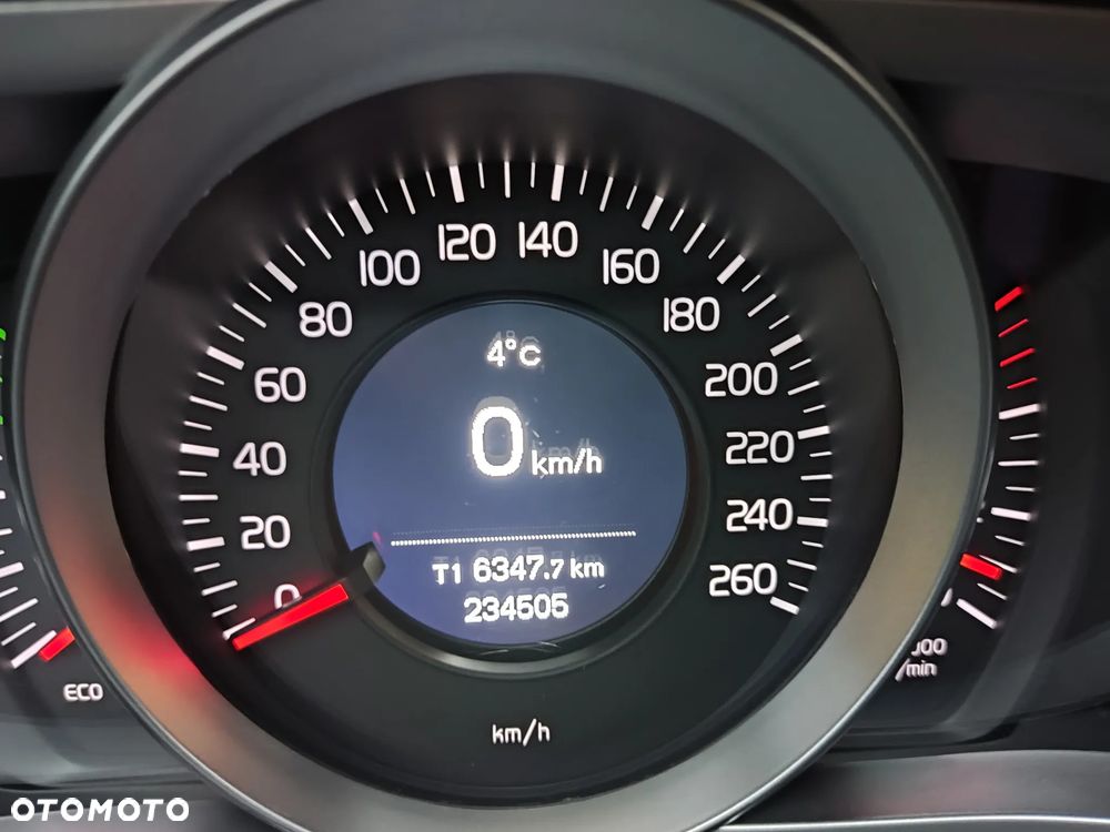 Volvo V40 D2 Drive-E Momentum - 9