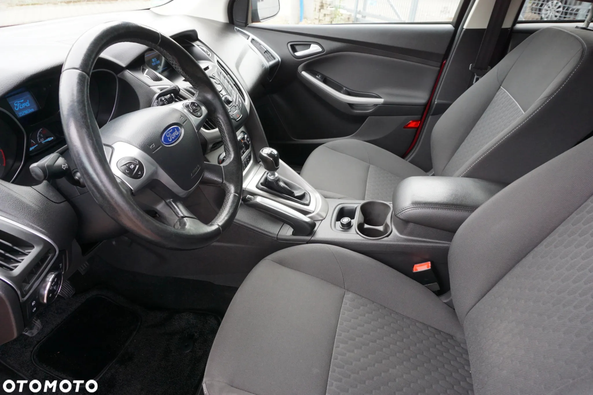 Ford Focus Turnier 1.6 EcoBoost Start-Stopp-System Champions Edition - 8