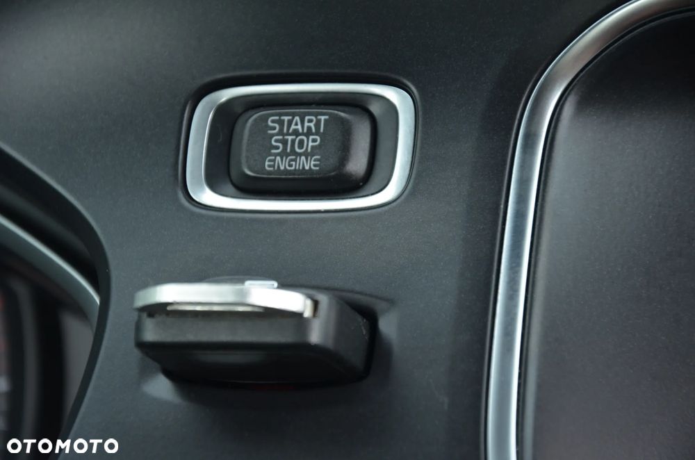 Volvo V40 D2 Kinetic - 25