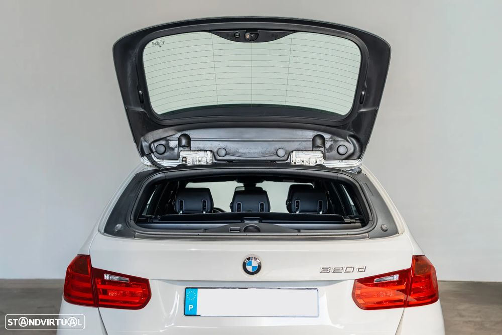 BMW 320 d Touring Auto Pack M - 20