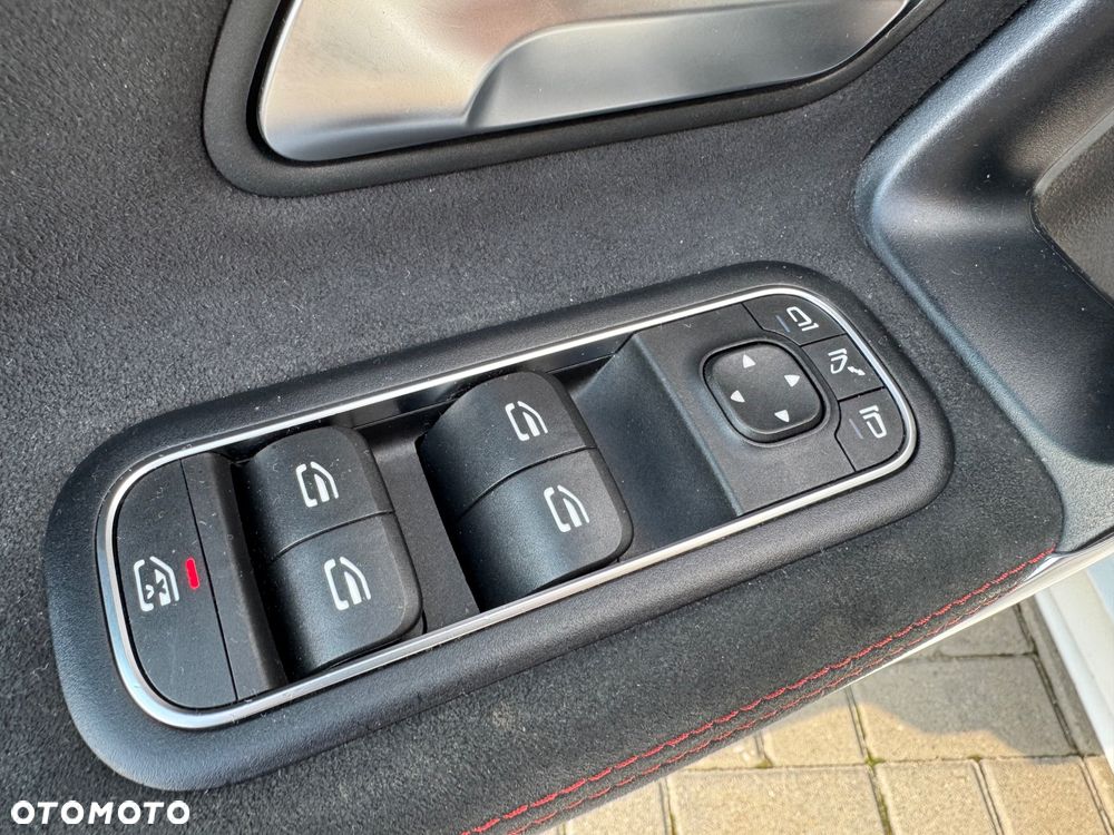 Mercedes-Benz CLA 220 4-Matic AMG Line 7G-DCT - 20