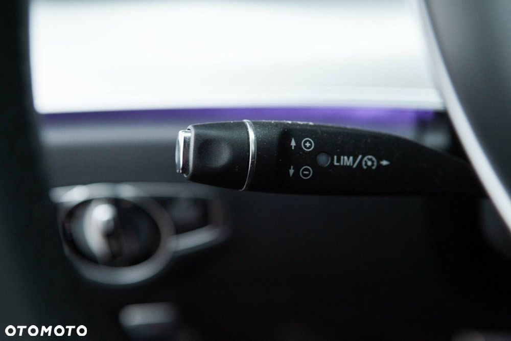 Mercedes-Benz Klasa E 220 d 9G-TRONIC - 24