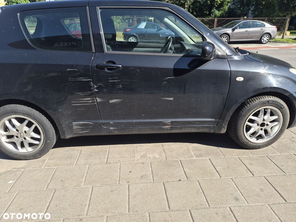 Suzuki Swift - 4