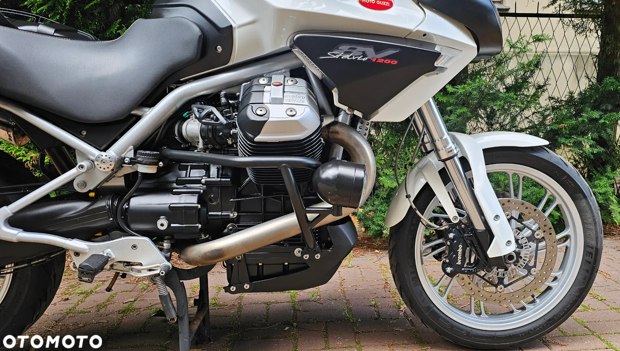 Moto Guzzi Stelvio - 8
