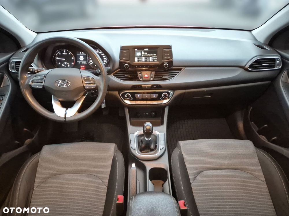 Hyundai i30 1.6 D Classic + - 15