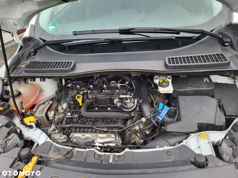 Ford Kuga 1.5 EcoBoost 2x4 Titanium - 27