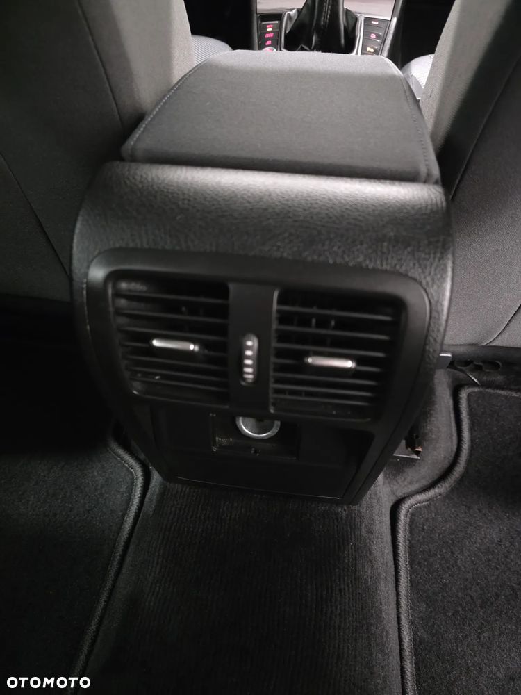 Volkswagen Passat 1.4 TSI BlueMotion Technology Comfortline - 18