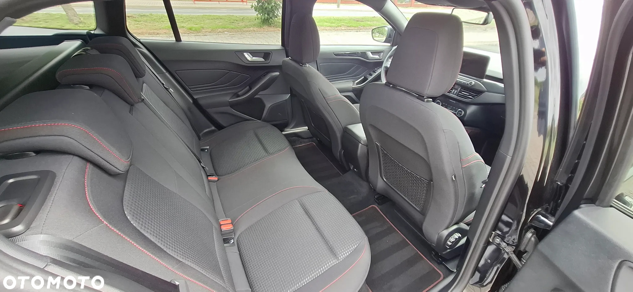 Ford Focus 1.0 EcoBoost mHEV ST-Line - 9