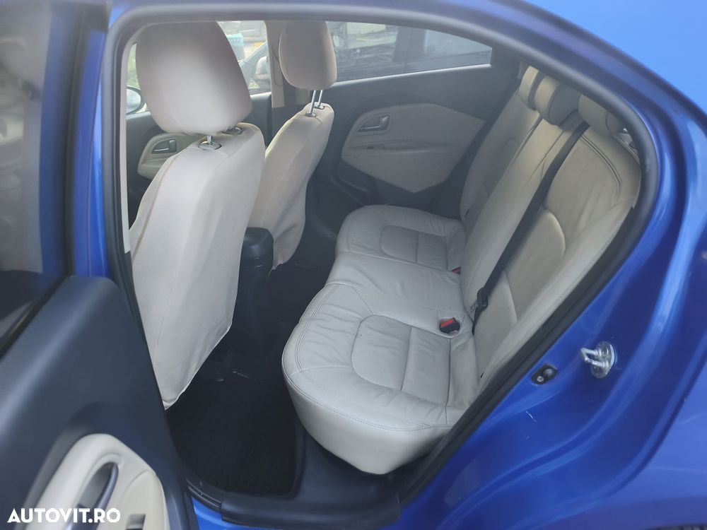 Kia Rio 1.4 CRDI Fifa World Cup Edition - 12