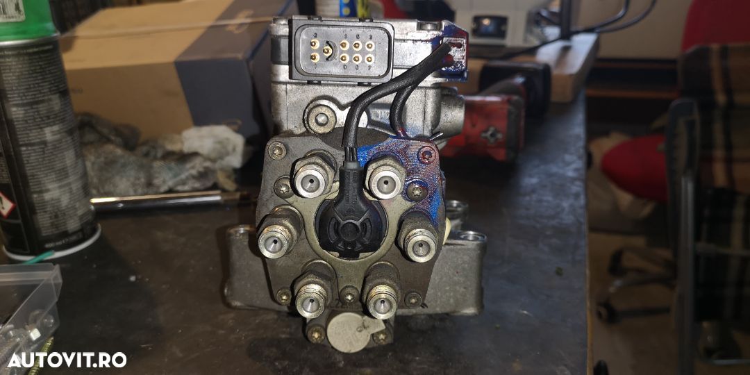 Pompa injectie 106B 2.5 tdi Audi Passat 059130106B - 1