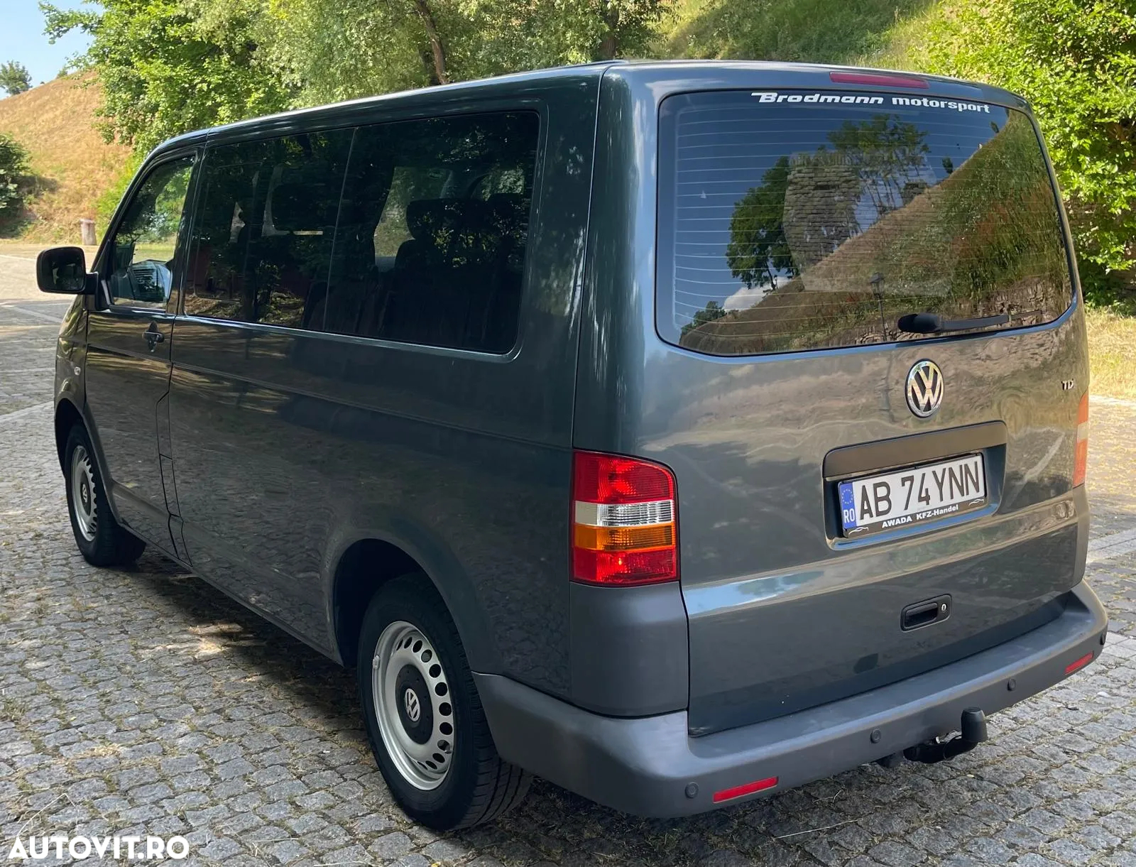 Volkswagen Caravelle - 3