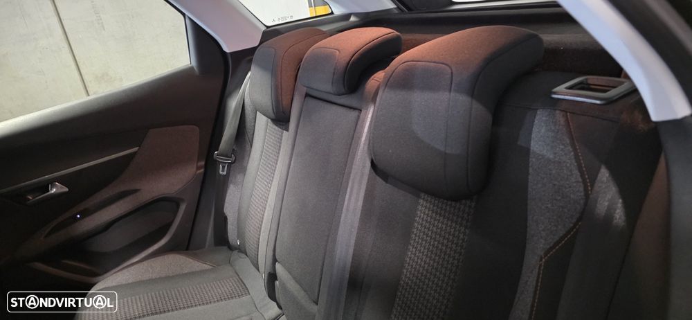 Peugeot 3008 1.2 PureTech Active Pack - 9