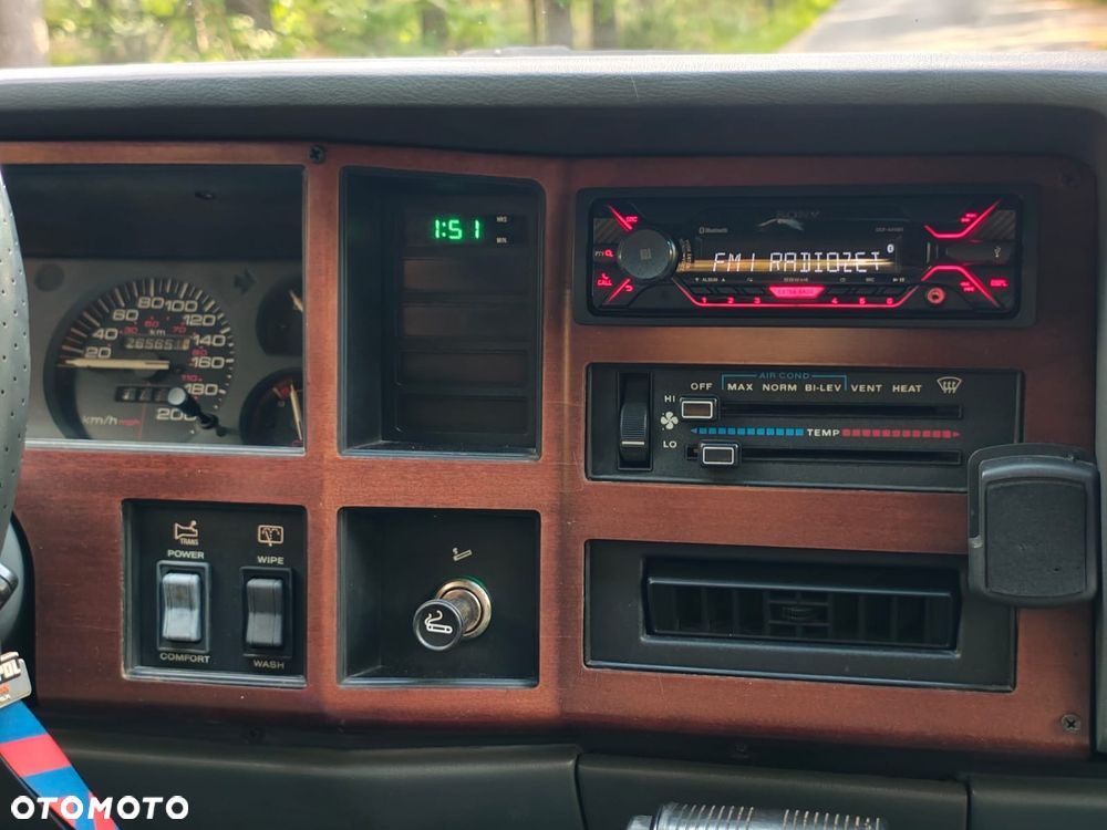 Jeep Cherokee - 25
